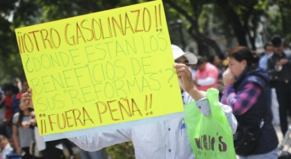Mexique : manifestations suite à la hausse du prix de l'essence
