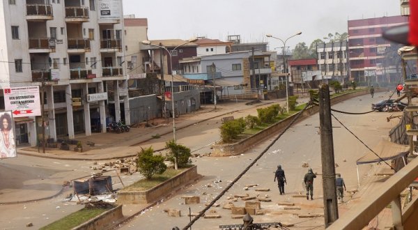 Couvre-feu, rafles et balles dans la tête. Plus de 100 morts en six jours au Cameroun