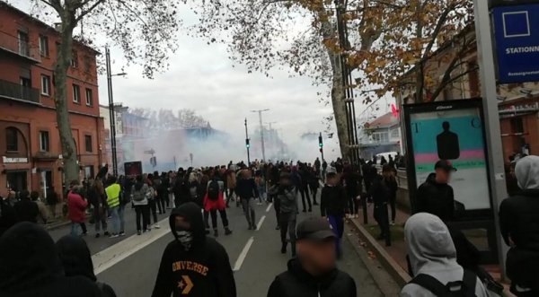 Toulouse. Des milliers de lycéens face aux lacrymos des CRS
