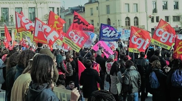 Poitiers. 5000 manifestant.e.s sous un soleil radieux. A quand la prochaine ? 