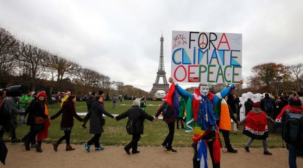 20 000 manifestants en marge de la COP21 à Paris