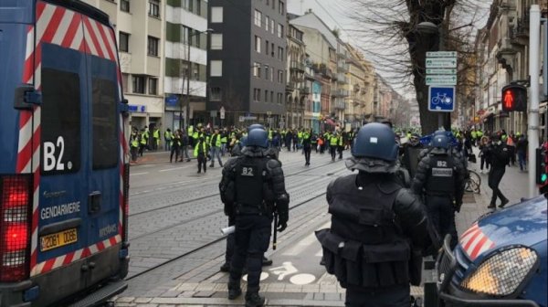 Forte mobilisation des Gilets Jaunes à Strasbourg. La police réprime en masse