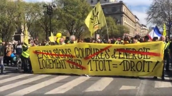VIDEOS. A Paris, le cortège des Gilets jaunes converge avec celui du Droit au Logement