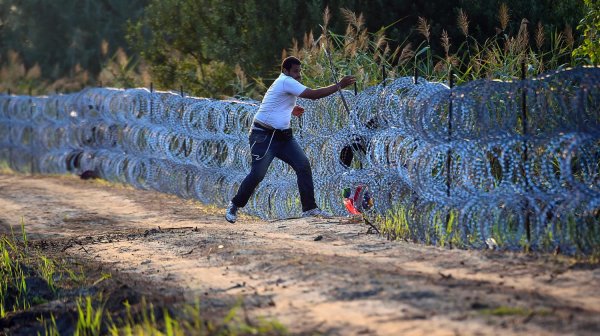 Le conseil de l'Europe dénonce le traitement des migrants par le régime d'Orban