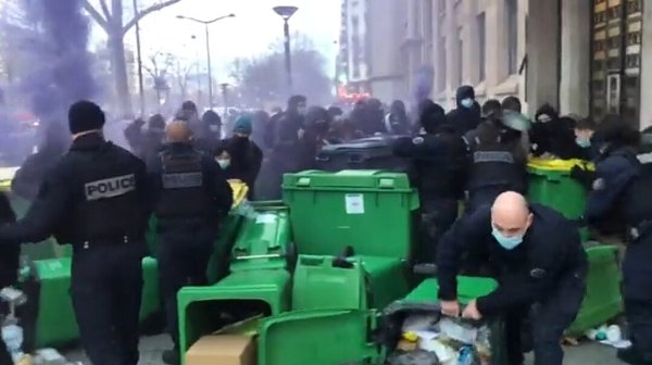 Paris. La police réprime au taser et au gaz lacrymogène les blocus lycéens
