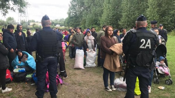 550 réfugiés du camps de Grande Synthe, près de Dunkerque, expulsés par la police