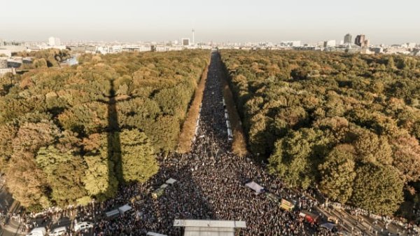 Plus de 200 000 personnes à Berlin contre le racisme et la droite