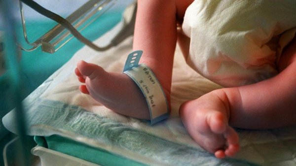 Un huitième bébé « sans bras » dans l'Ain : un nouveau scandale sanitaire et politique ?
