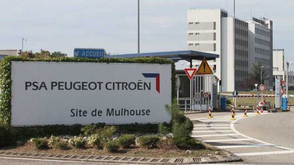 Usine PSA Mulhouse bloquée par les gilets jaunes