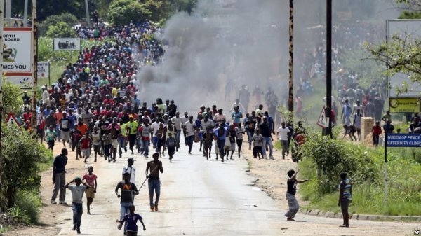 Zimbabwe. Face à la hausse des prix du carburant, une grève générale et au moins 3 morts