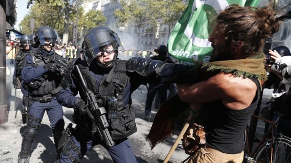 Acte 45 : 158 manifestants placés en GAV à Paris