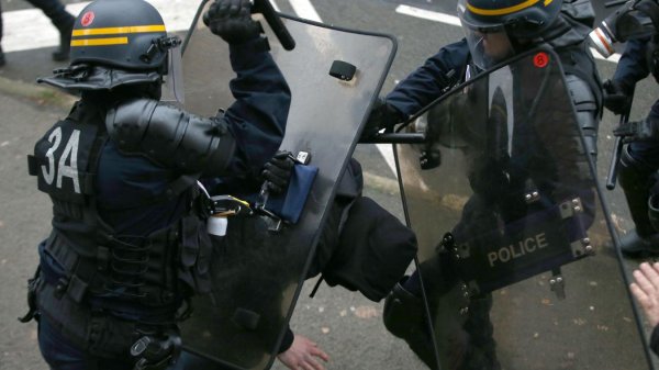 Loi Sécurité Globale : interdiction de filmer les policiers, open bar pour la surveillance généralisée