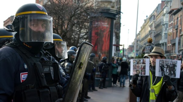 Toulouse. Un commandant de police condamné grâce à une vidéo prouvant des faits de violence sur un Gilet Jaune