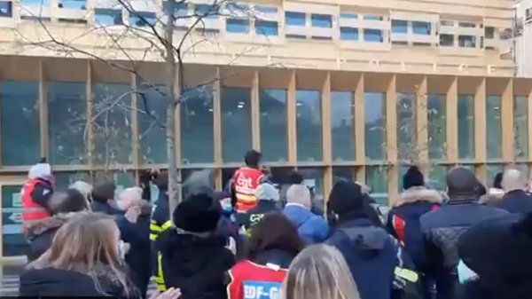 « La direction veut éjecter les syndicats combatifs » : solidarité avec Lola de la CGT Énergie Paris convoquée par la police