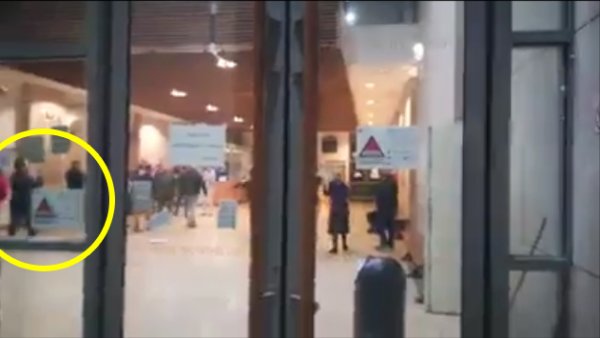 VIDEO. Etudiants réprimés à Montpellier : des profs et le doyen filmés en train d'applaudir l'expulsion !