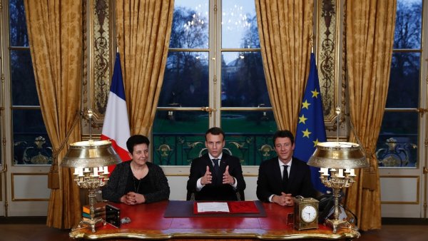 Macron l'avait promis : avec la loi ORE, « l'université, ce n'est pas pour tout le monde » !