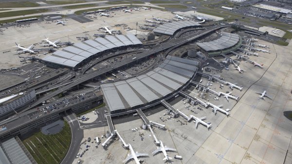 Aéroports de Paris : l'Assemblée vote la privatisation