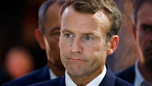 Les vacances de Monsieur Macron : un président à bout de souffle ?