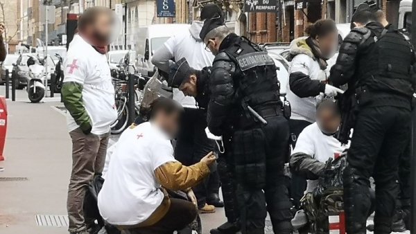 Direct Toulouse. Une équipe de Street Medic se fait confisquer tout son matériel de soin par la police
