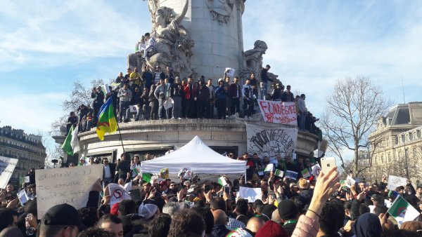 A Paris, 3000 personnes au rassemblement contre le 5ème mandat de Bouteflika