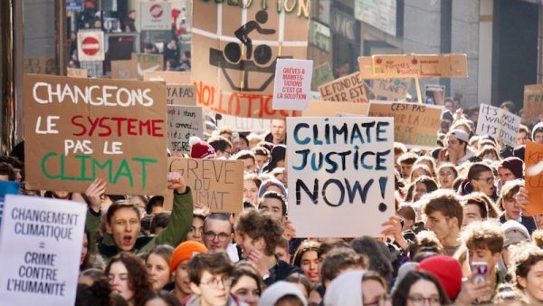 Dans plusieurs villes européennes, les grèves de jeunes pour le climat s'intensifient
