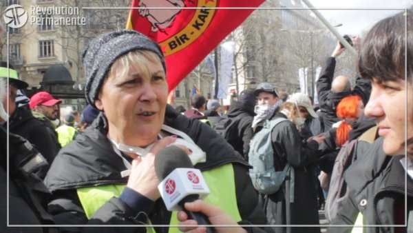 Une aide-soignante : « J'étais pacifiste, je ne le suis plus ! Il faut faire grève, bloquer le pays ! »