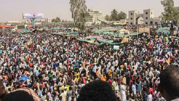 Soudan. Al-Bachir tombé, l'armée prend le pouvoir et impose l'état d'urgence