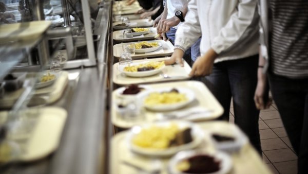 Des milliers de lycéens privés de pause déjeuner à cause de la réforme Blanquer