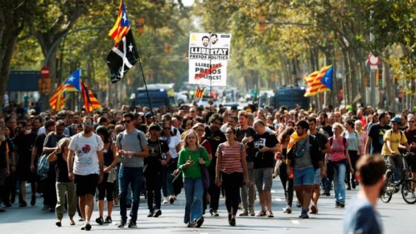 Indépendance de la Catalogne : « Amnistie immédiate des prisonniers politiques ! Tous dans la rue pour une grève générale ! »