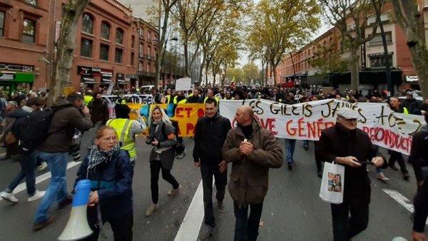 5000 Gilets Jaunes à Toulouse. La répression a frappé dès le début de la manifestation