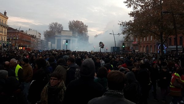 Toulouse la rouge ! 100 000 manifestants selon la CGT, la répression s'abat sur le cortège