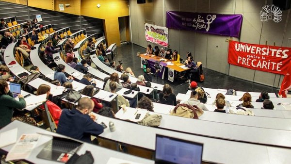 Meeting féministe réussi à Paris 8 : « Une victoire de notre classe serait une victoire pour la lutte des femmes ! »