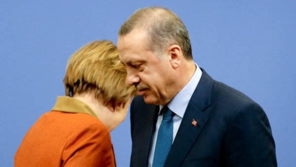 Merkel et le boucher Erdogan, liaisons dangereuses