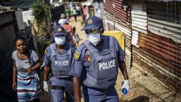 Début du confinement : émeutes de la faim et répression policière en Afrique du Sud