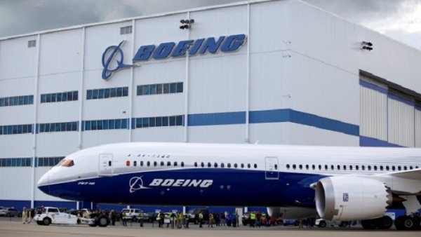 Boeing veut 60 milliards de dollars d'argent public tout en supprimant 7000 emplois 