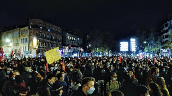Toulouse. 2 500 personnes rassemblées contre la Loi Sécurité Globale, la police réprime !