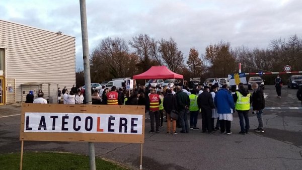 Déterminés, les travailleurs de Latelec entament une grève contre les suppressions d'emplois