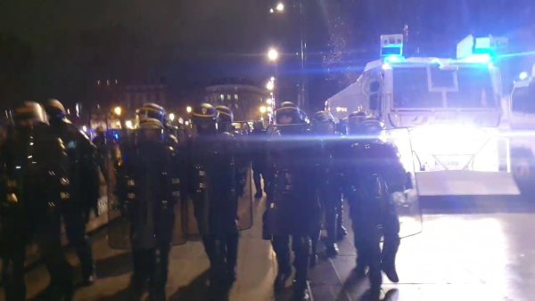 Canon à eau, lacrymos : toujours plus de répression pour évacuer République 