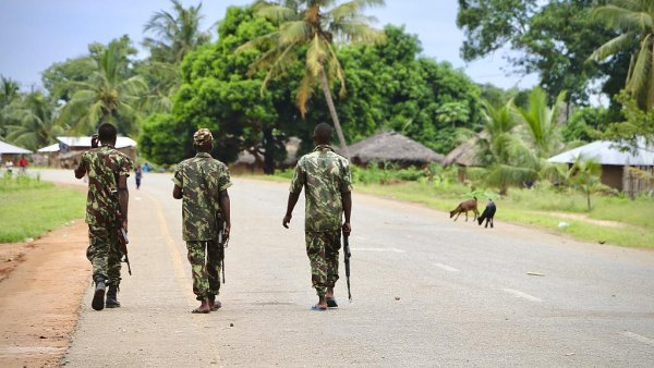 Aide militaire au Mozambique : quand Paris cherche à sécuriser les intérêts de Total en Afrique