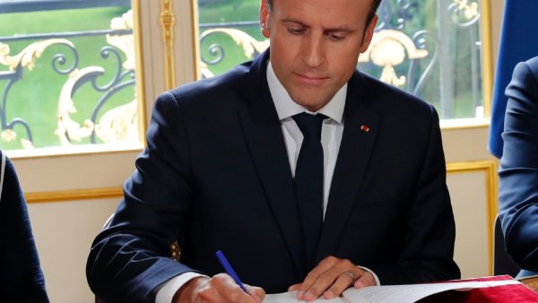 Macron prépare une ordonnance qui menace les salaires en cas de liquidation judiciaire d'une entreprise