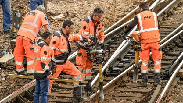 Grève des agents voie à Paris Nord : « On travaille avec les rats et les déchets dans les tunnels »