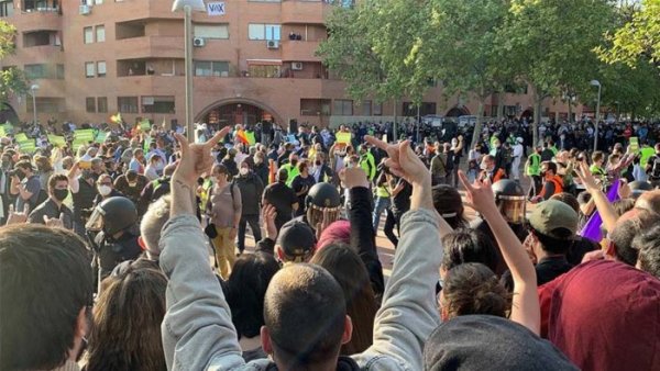 Madrid. La police réprime les opposants au meeting d'extrême-droite organisé par VOX
