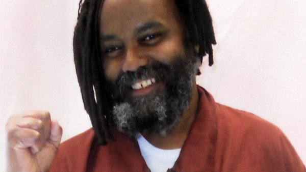 Mumia Abu-Jamal hospitalisé dans des conditions inhumaines : liberté pour les prisonniers politiques !