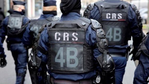 Gaz, matraque et charges policières. La police réprime violemment les lycéens de Brequigny mobilisés