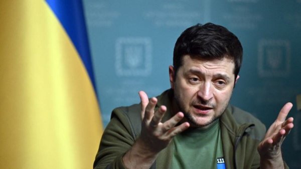 11 partis interdits en Ukraine : Zelensky utilise l'invasion russe pour réprimer l'opposition politique