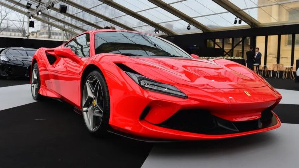 Amendement « Ferrari » : les voitures à moteur interdites par l'UE... sauf pour les riches !