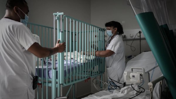 Urgences pédiatriques : l'épidémie de bronchiolite sature un hôpital déjà en crise 