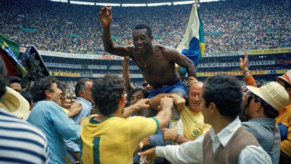 Pelé, un « Roi noir » malgré lui. Billet de Philippe Alcoy