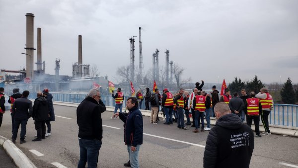 Raffinerie de Feyzin : une action interpro organisée pour défendre la grève reconductible le 7 mars
