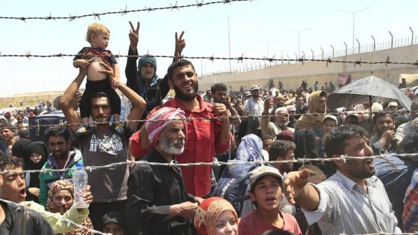 Des réfugiés expulsés vers la Syrie par la Turquie et l'UE. Ignoble ! 